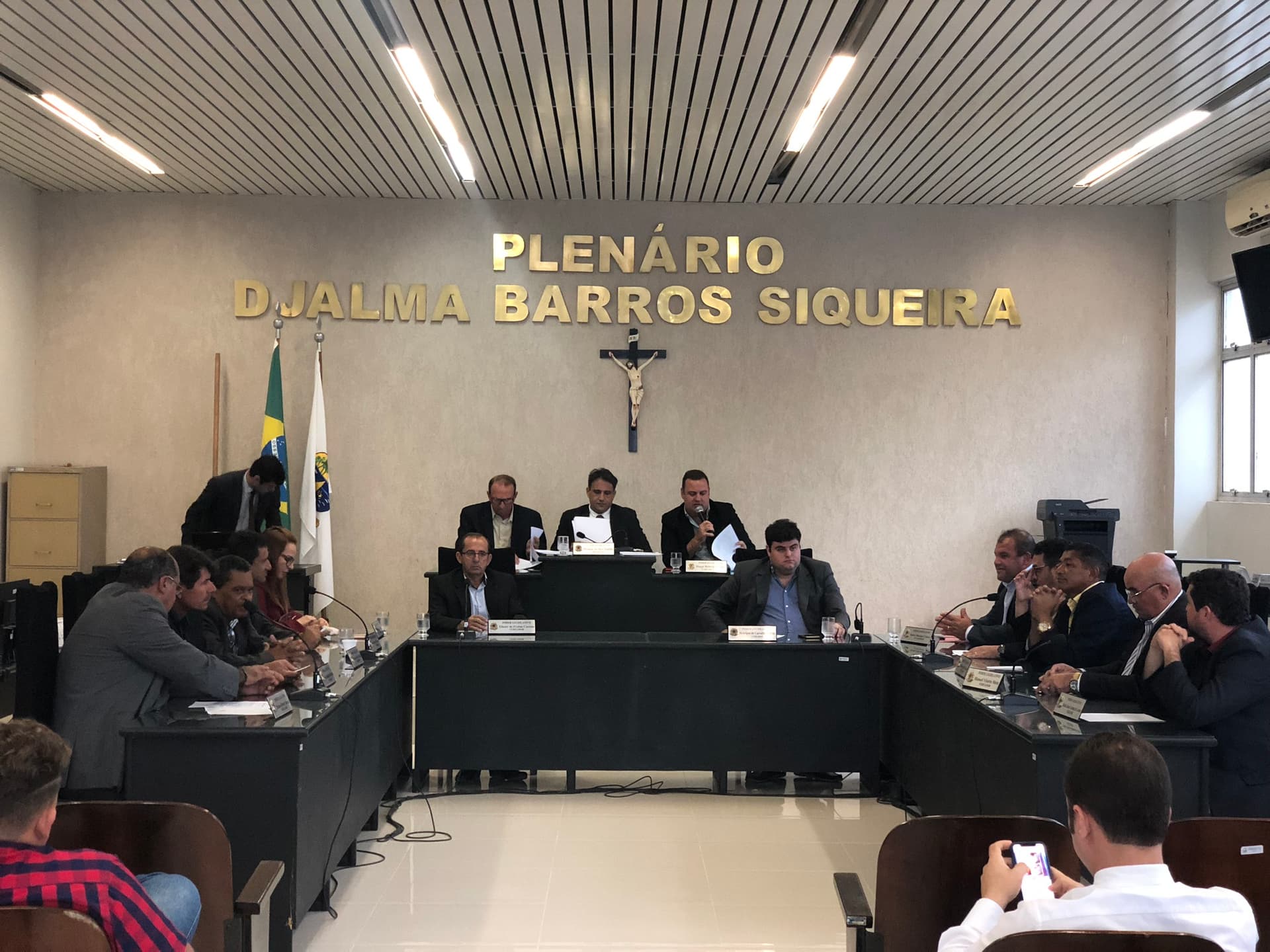 Imagem da notícia: Vereadores recebem e encaminham PL do uso de solo da Orla da praia de Lagoa do Pau