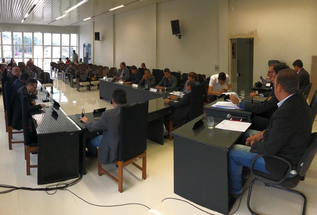 Imagem da notícia: Vereadores promovem a 100ª sessão da Câmara de Coruripe