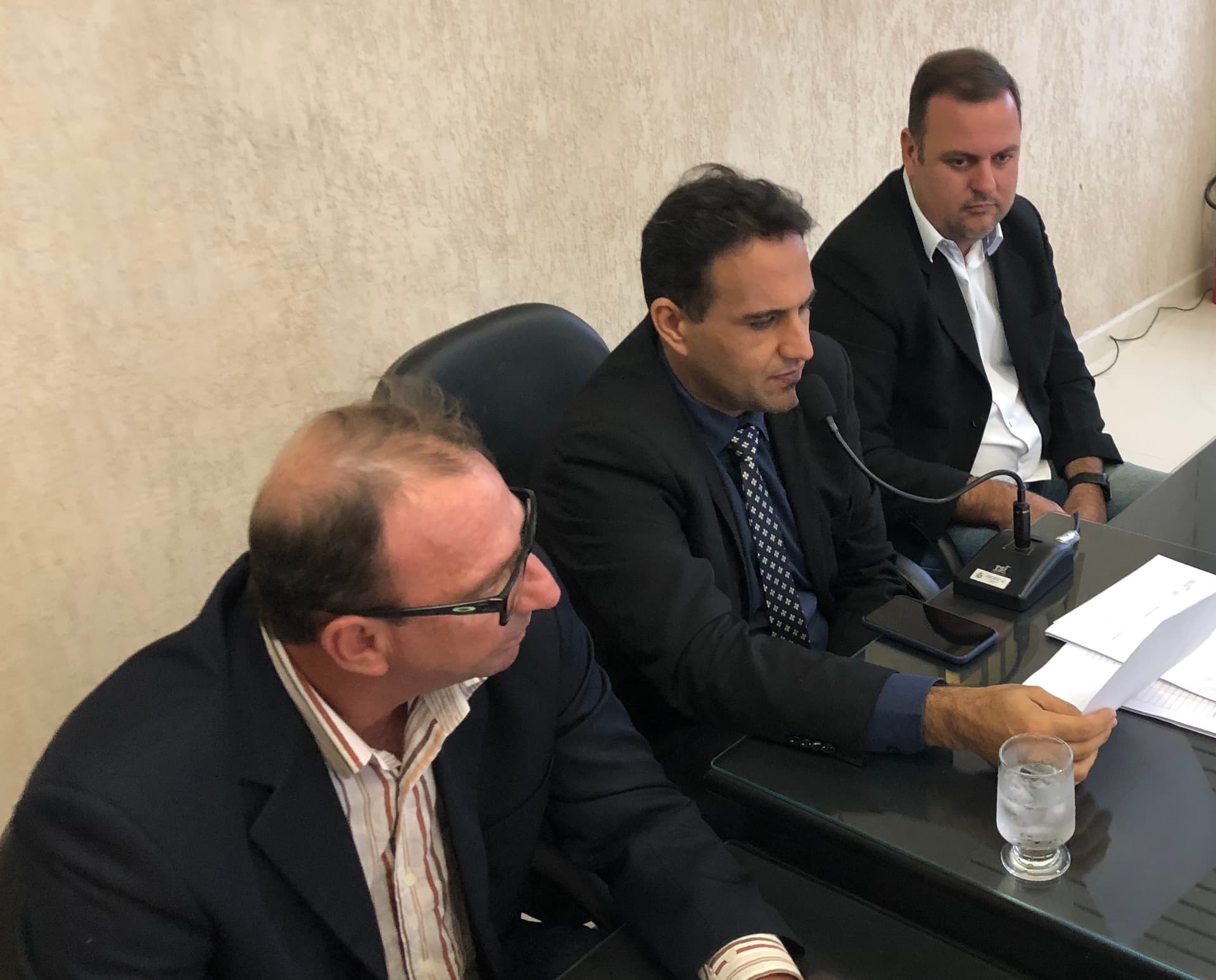 Imagem da notícia: Sessão é marcada por aprovações de Indicações e Projetos para benefício da população