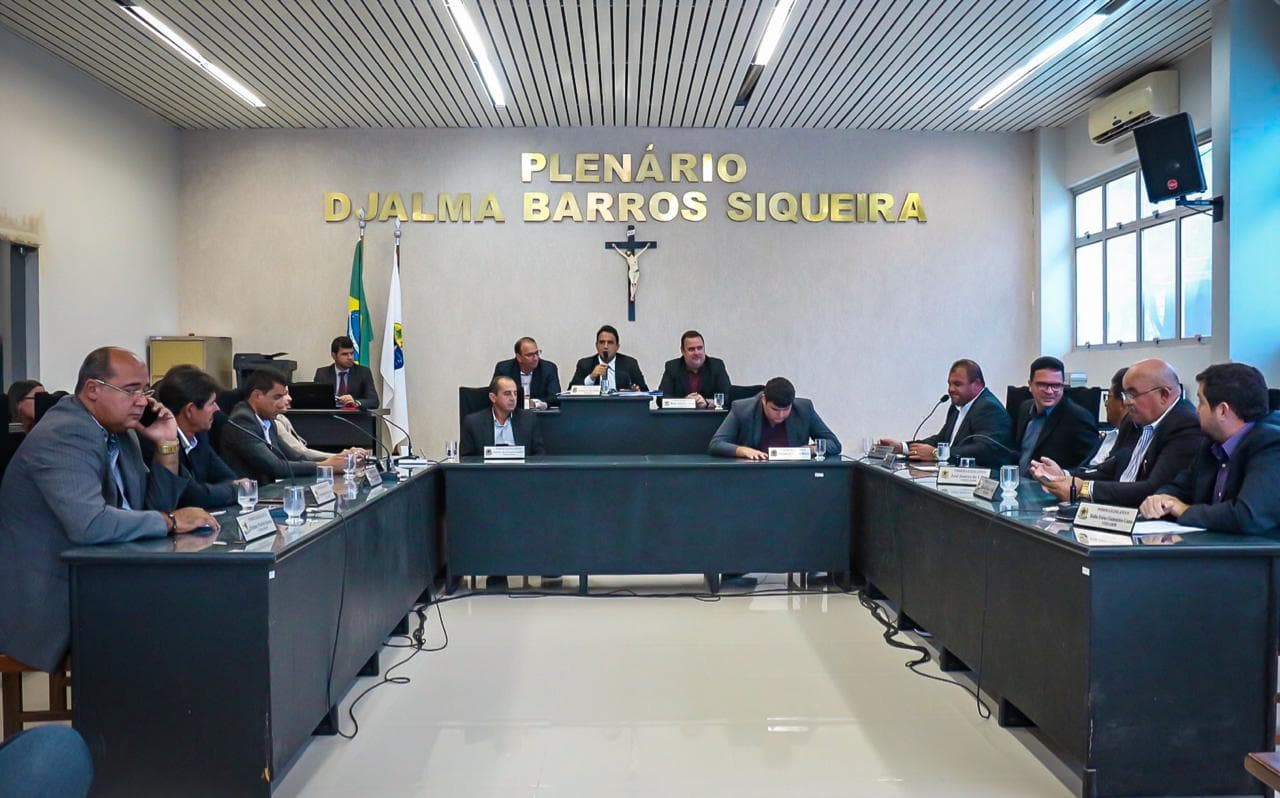 Imagem da notícia: Vereadores aprovam PLs do Legislativo e Executivo e apresentam demandas em Sessão