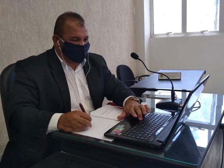 Imagem da notícia: Sessão aprova Indicação ao Executivo para gratificação de servidores da saúde no combate ao Covid-19