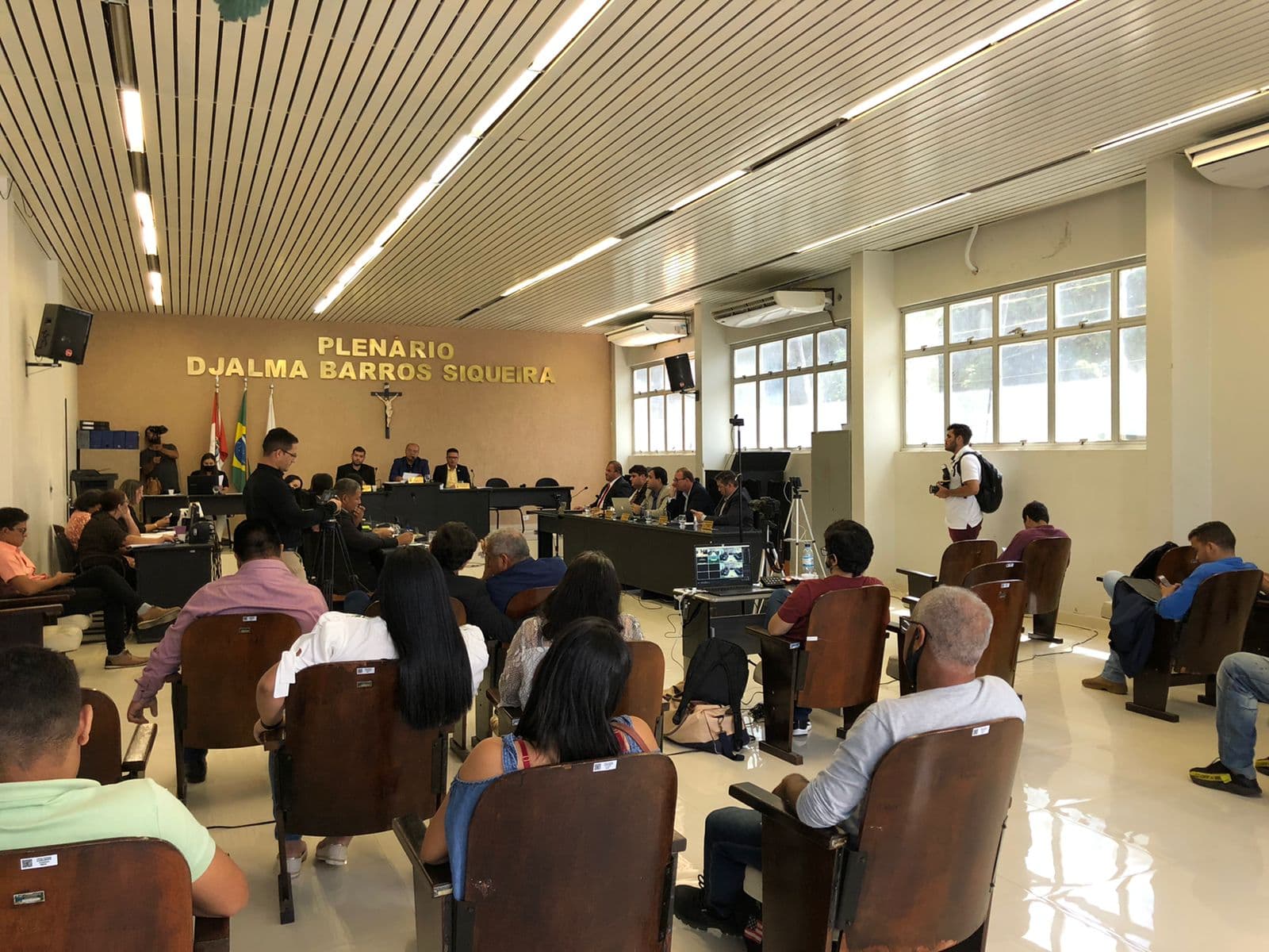 Imagem da notícia: Executivo entra com pedido de urgência em PLs e vereadores aprovam pautas diversas