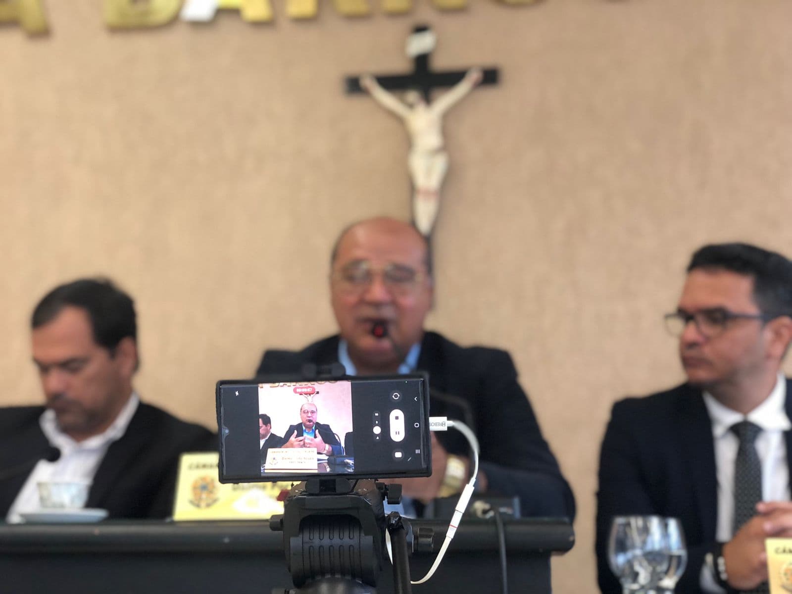 Imagem da notícia: Sessão tem projetos do Legislativo e Executivo, além de Indicações dos Vereadores
