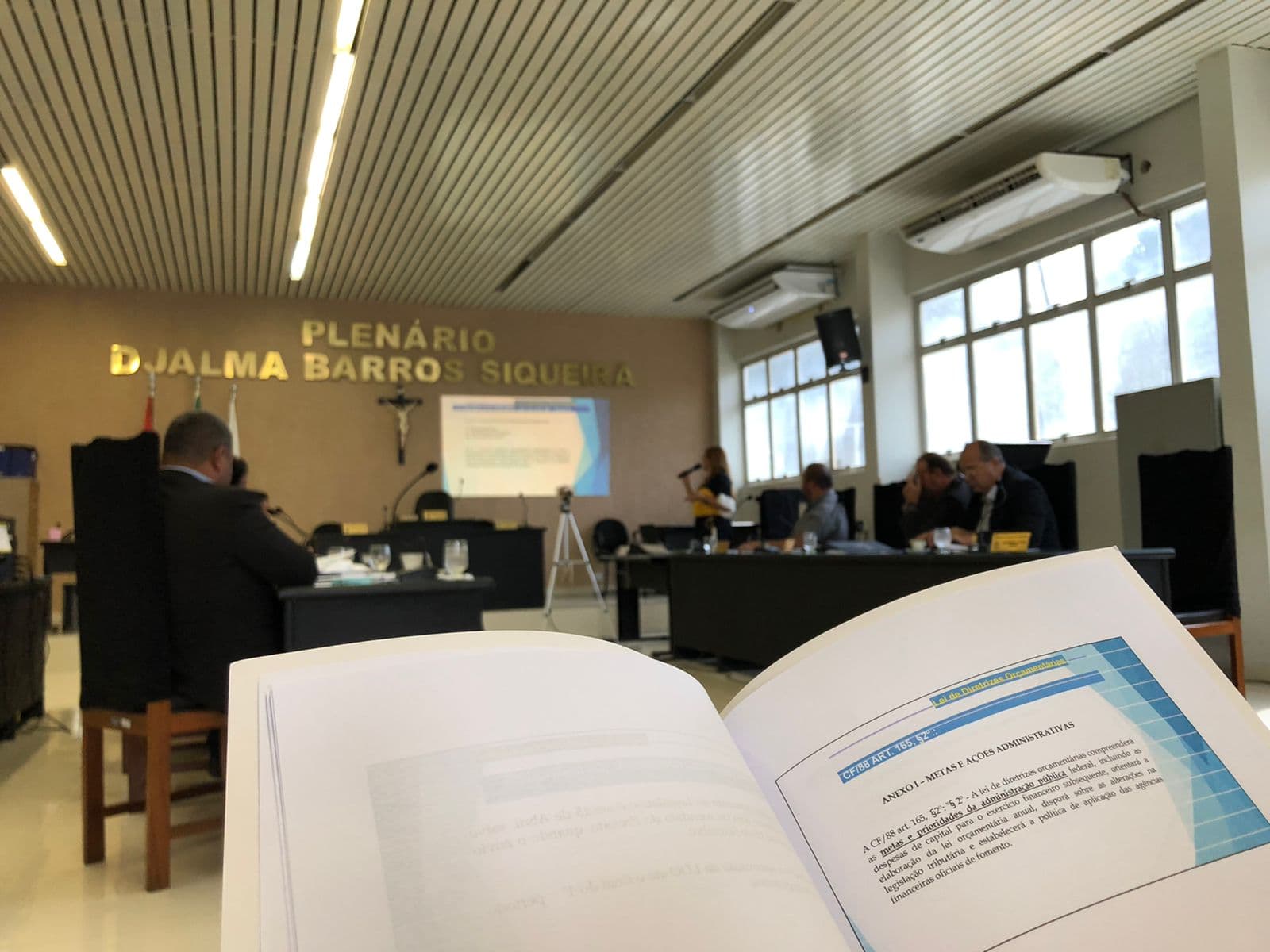 Imagem da notícia: Audiência apresenta as propostas da Lei de Diretrizes Orçamentárias para 2023