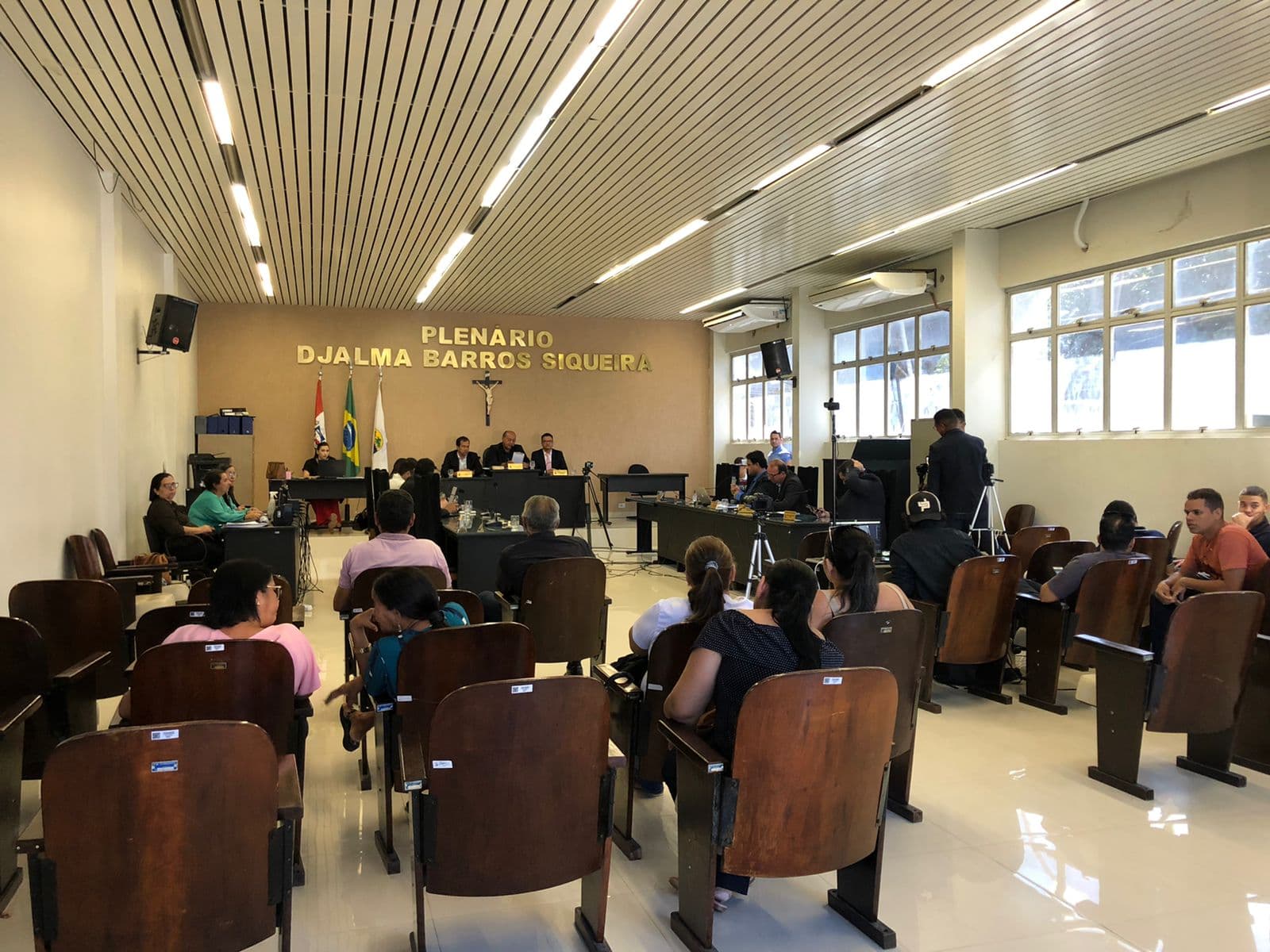 Imagem da notícia: Sessão aprova Projetos de Lei do Legislativo e Indicações para Coruripe