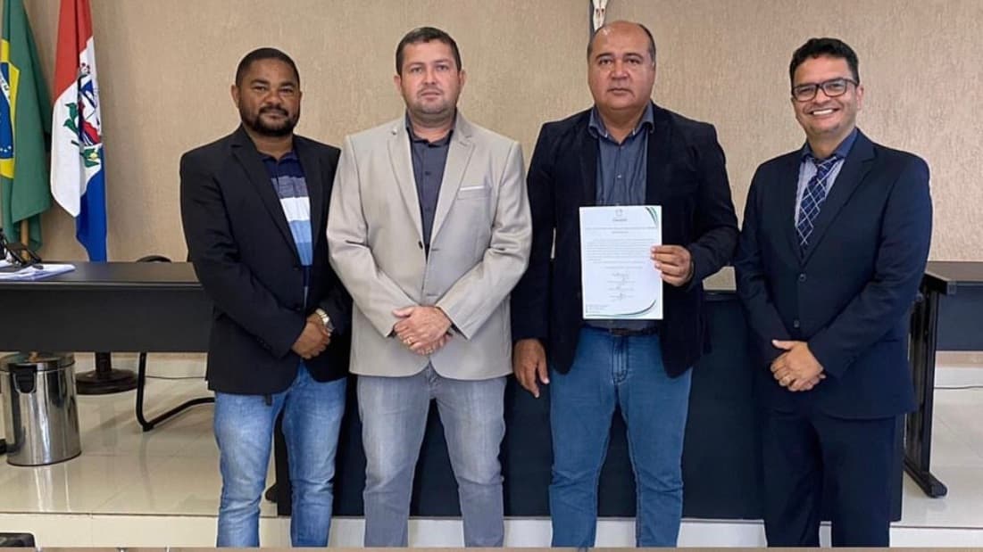 Imagem da notícia: Câmara de Coruripe elege Mesa Diretora para o biênio 2023/2024