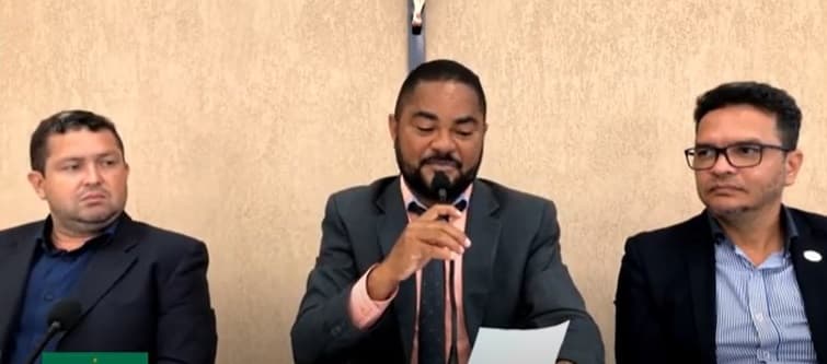 Imagem da notícia: Projetos e Indicações são aprovados em Sessão