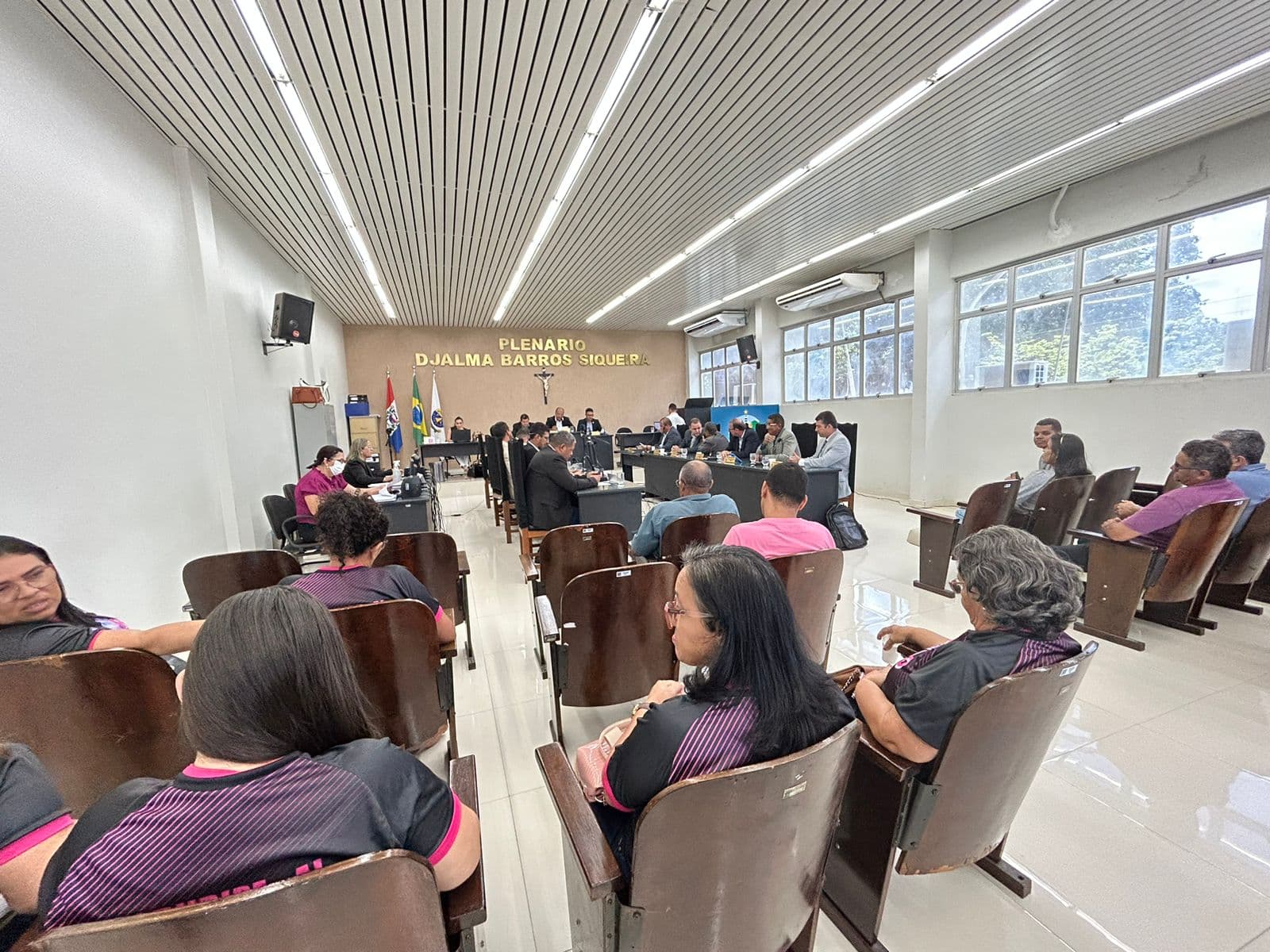 Imagem da notícia: Câmara aprova Projetos de Lei do Legislativo e encaminha pautas em Sessão