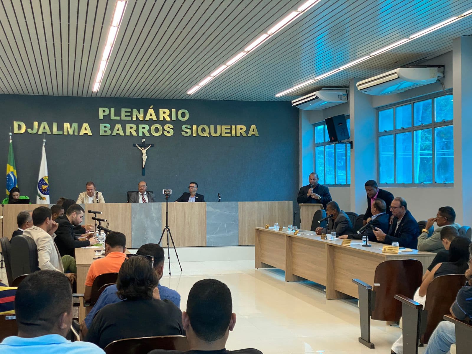 Imagem da notícia: Sessão Ordinária tem entrada de projetos e aprovação de pautas para Coruripe