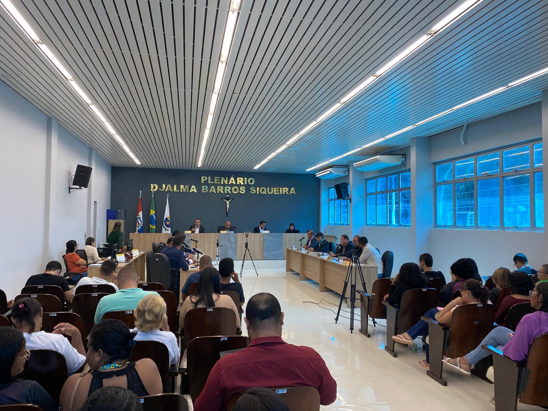 Imagem da notícia: Legislativo aprova e envia demandas para beneficiamentos da cidade