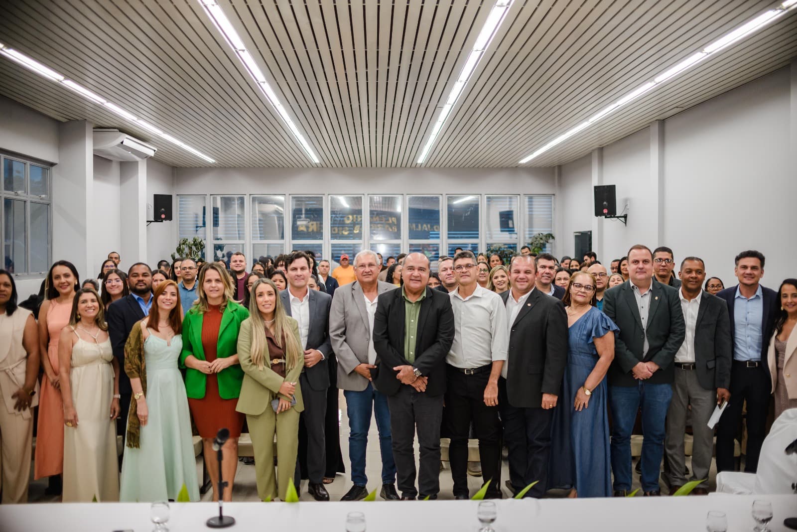 Imagem da notícia: Presidente celebra posse dos novos gestores escolares e encontro da UAB