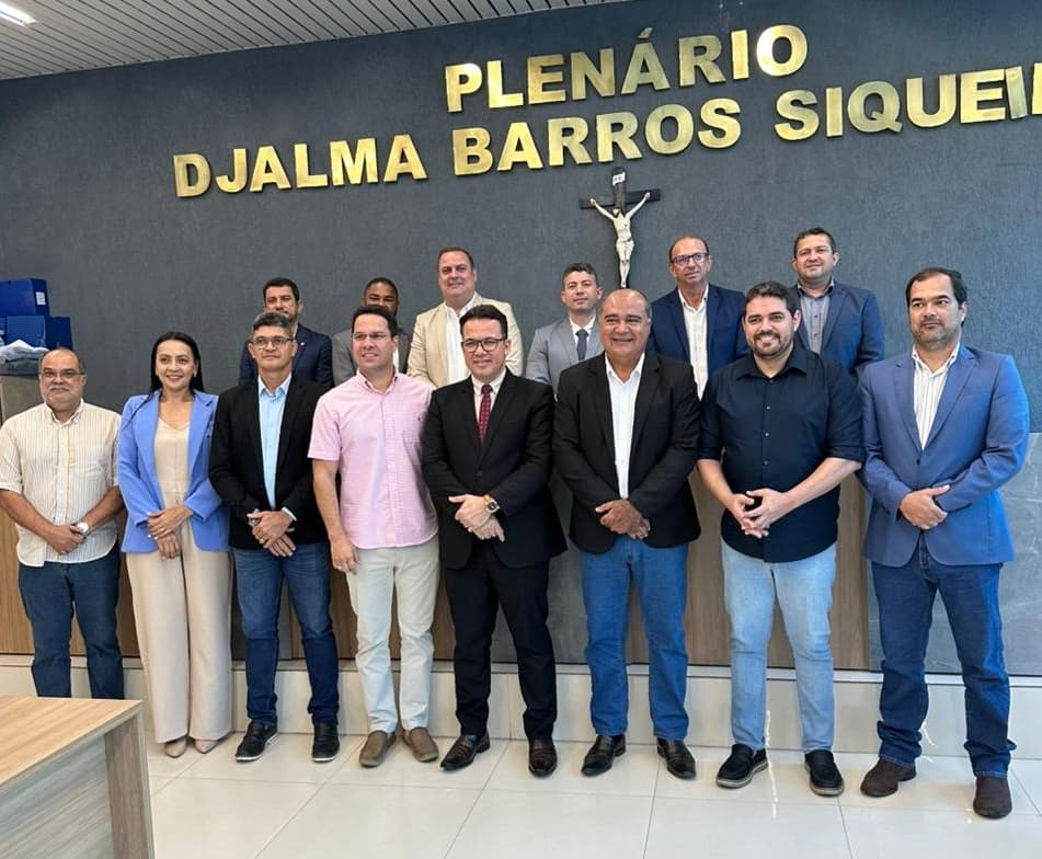 Imagem da notícia: Câmara de Coruripe recebe visita de vereadores de Murici durante 23ª Sessão Ordinária