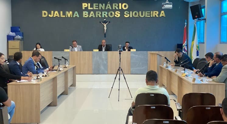 Imagem da notícia: Câmara aprova piso salarial para dentistas e cobra valorização dos motoristas de ambulância