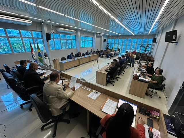 Imagem da notícia: 28ª Sessão aprova projeto de proteção animal e apresentação de demandas comunitárias